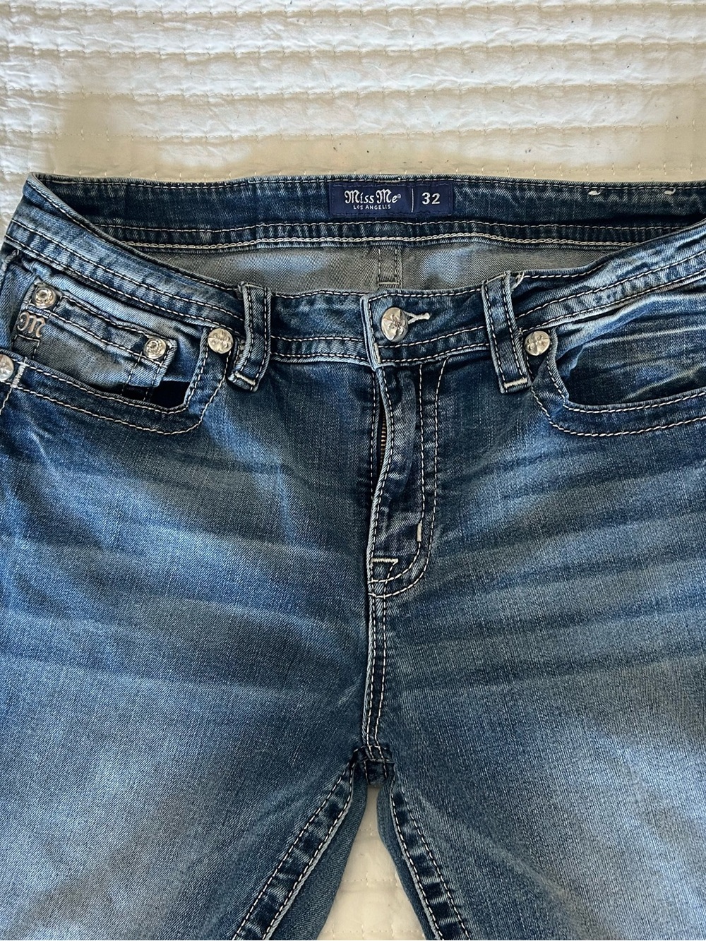 Miss Me Blue Embroidered Boot Cut Jeans 32 X 34 - Picture 3 of 6